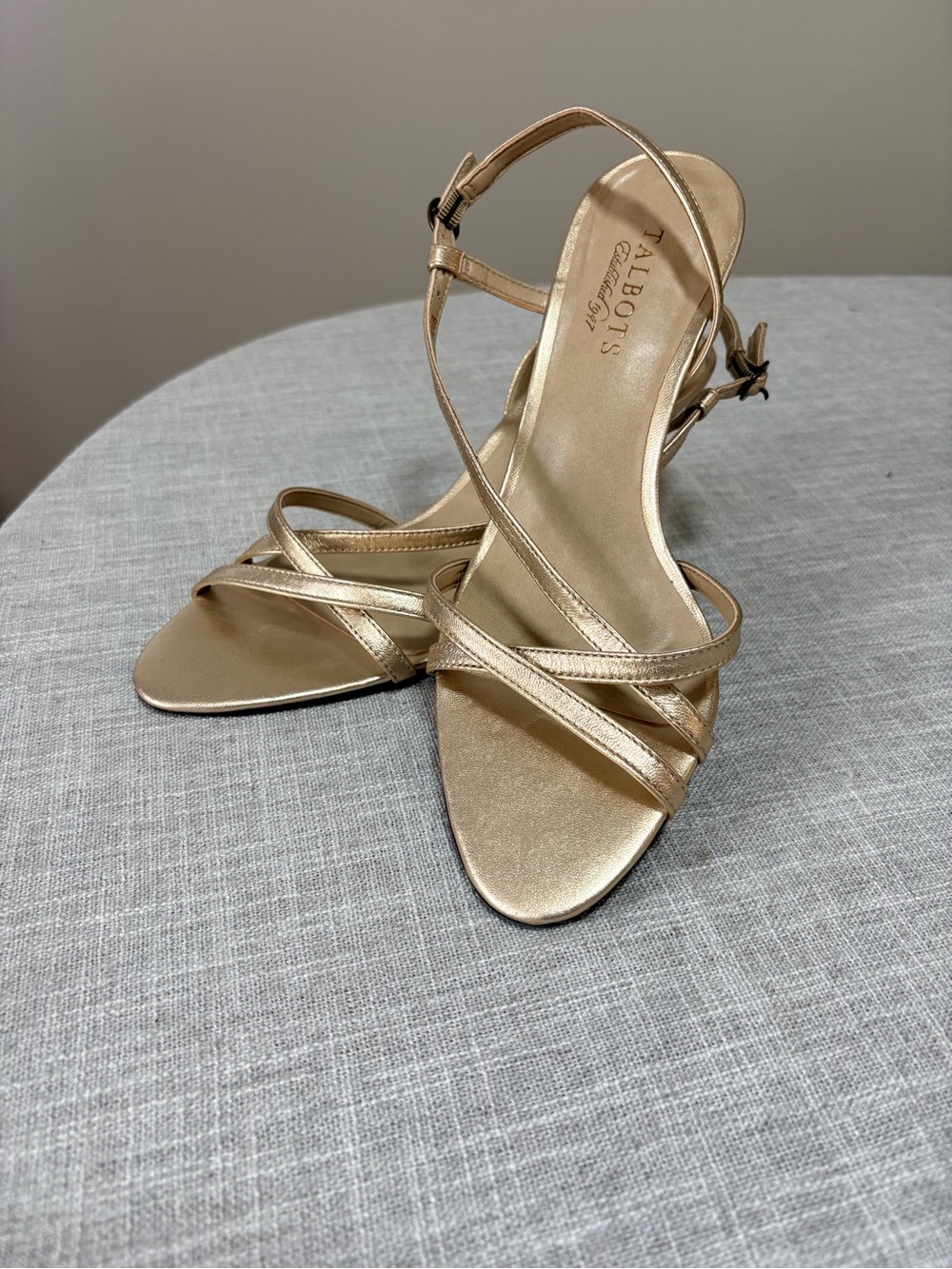 Talbots Metallic Gold Strappy Leather Sandals with Ankle Buckle Size 8.5